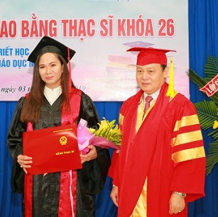 NHÀ MAY LỄ PHỤC TỐT NGHIỆP ĐẠI HỌC